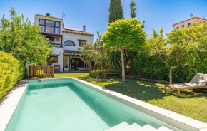 Stunning Home In Restabal, Restabal